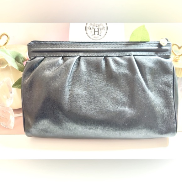 Vintage Gucci Black Leather Clutch - Picture 4 of 14